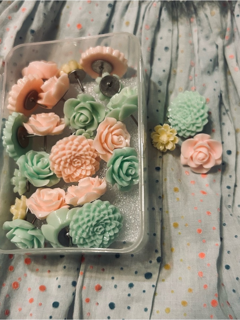 Floral Resin Flower push pins - peach, Mint yellow blooms
